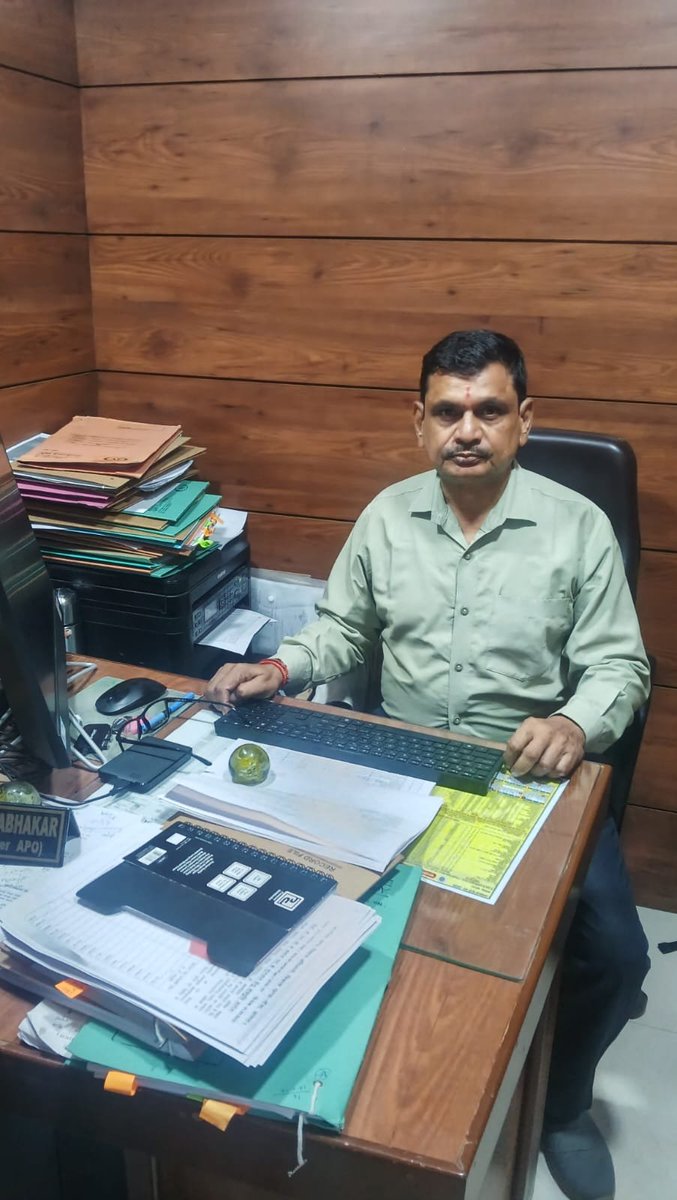 MGLP_AGRA's tweet photo. VB-G RAM G कार्यों में पारदर्शिता एवं श्रमिकों के अधिकारों की रक्षा हेतु दिनांक 22/09/2026 को कार्यालय में बैठक की गई।

लोकपाल, विकसित भारत-जनपद आगरा सदैव निष्पक्ष कार्रवाई के लिए प्रतिबद्ध है। 

#ViksitBharat_G_RAM_G
@DyCMGoUP @GoiMord @UpRuralDev @airnewsalerts @cdoagra_rdup https://t.co/iAME2AllQh