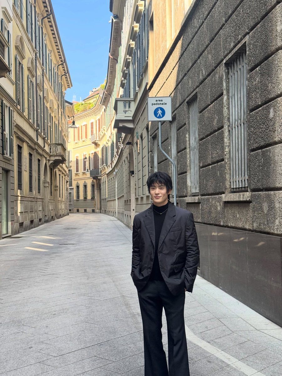 podojjh's tweet photo. 이번 프라다 착장 ㅈㄴ이쁨!!! https://t.co/j7yKO48ne1