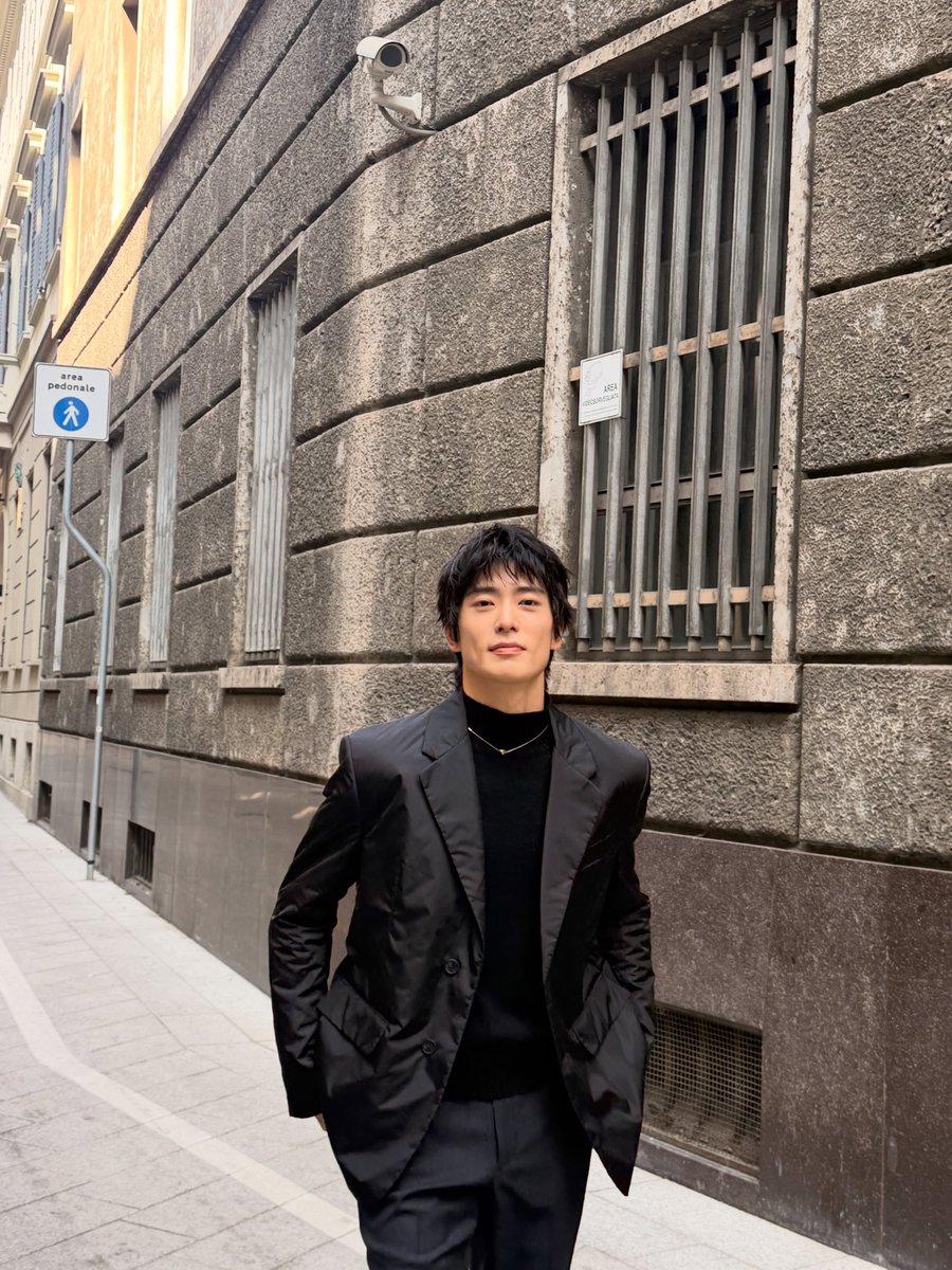 podojjh's tweet photo. 이번 프라다 착장 ㅈㄴ이쁨!!! https://t.co/j7yKO48ne1