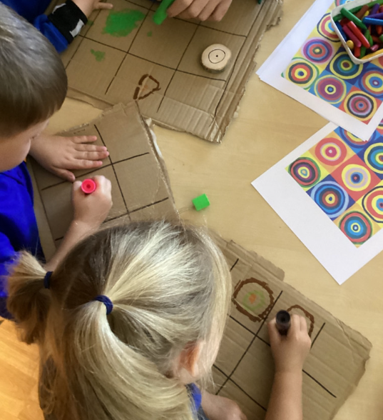 JCAWakefield's tweet photo. Circles everywhere in Reception!! We are exploring different sizes of circles and using different materials in order to develop upon our early mark-making skills! @jcaeyfs https://t.co/d7ZdRmaRAc