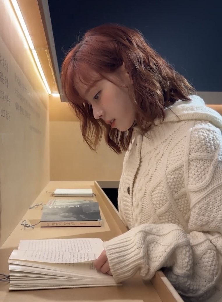 chaenglovesus's tweet photo. study with aespa ♡ https://t.co/IZ3GupllOP