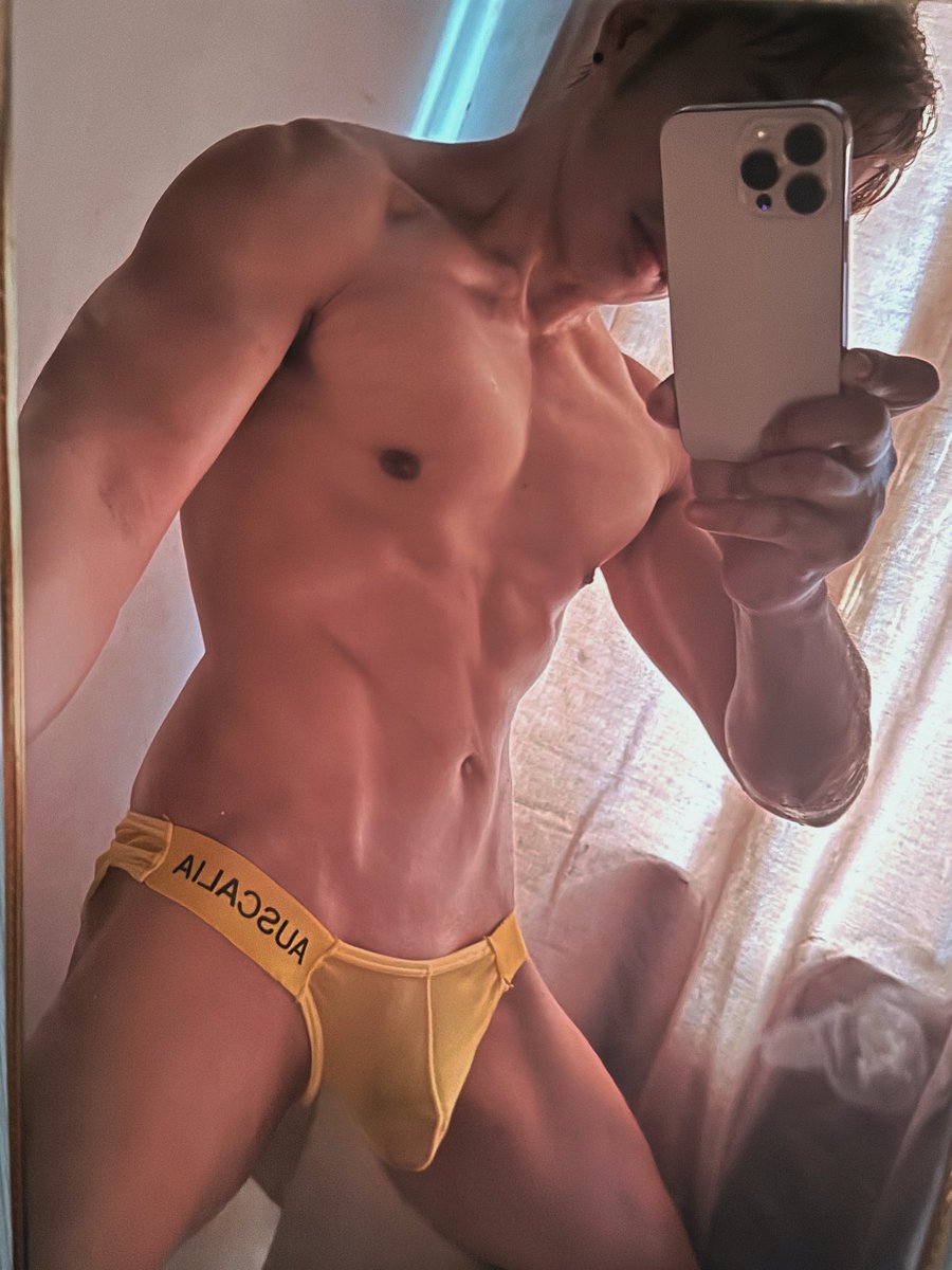 XChrisVerse's tweet photo. Yellow might be my new favorite color. https://t.co/kmsZKDbdd0