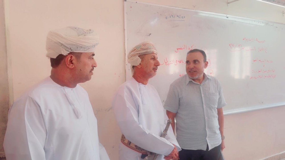 SchoolAndat's tweet photo. تشرفت المدرسة بزيارة سعادة الشيخ سيف بن حمود البوسعيدي، وال�� المزيونة، يرافقه مسؤول مركز أندات، ومدير بلدية ظفار بالمزيونة، ومدير الإسكان والتخطيط العمراني، وأخصائي شؤون الولايات بمكتب سعادته، لبحث سبل الدعم وتعزيز التعاون مع الجهات الحكومية. https://t.co/rJCEtfxBQp