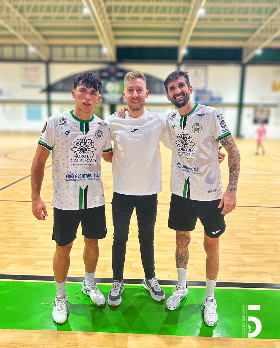 Limones5Agency's tweet photo. Este fin de semana hemos visitado a nuestros representados en @CDXOTA y @SalvatierraCd 🤍💚

🤝 𝚂𝙸𝙴𝙼𝙿𝚁𝙴 𝙹𝚄𝙽𝚃𝙾 𝙰 𝙻𝙾𝚂 𝙽𝚄𝙴𝚂𝚃𝚁𝙾𝚂 @bateriafutsal 

[ #Limones5Agencyteam ] https://t.co/r3gvsNwzUa