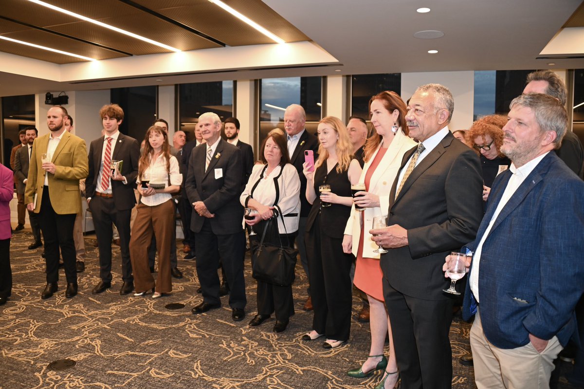 IrelandinNY's tweet photo. Minister for Foreign Affairs and Trade & Minister for Defence, Helen McEntee TD, was delighted to join members of the Irish community from across our consular region for this year’s Annual September Community Reception. Minister of State for International Development and Diaspora, @NealeRichmond TD, also joined the community gathering.

The event celebrated the enduring ties between the United States and Ireland, the contributions of the Irish diaspora, and Ireland's commitment to strengthening transatlantic connections. Minister @HMcEntee also launched ‘The Green Pages,’ a new Irish directory designed to help connect and support Irish organisations and communities across the Consulate's region.

Read the first edition of the Green Pages here: https://t.co/EiWRNYQKpB