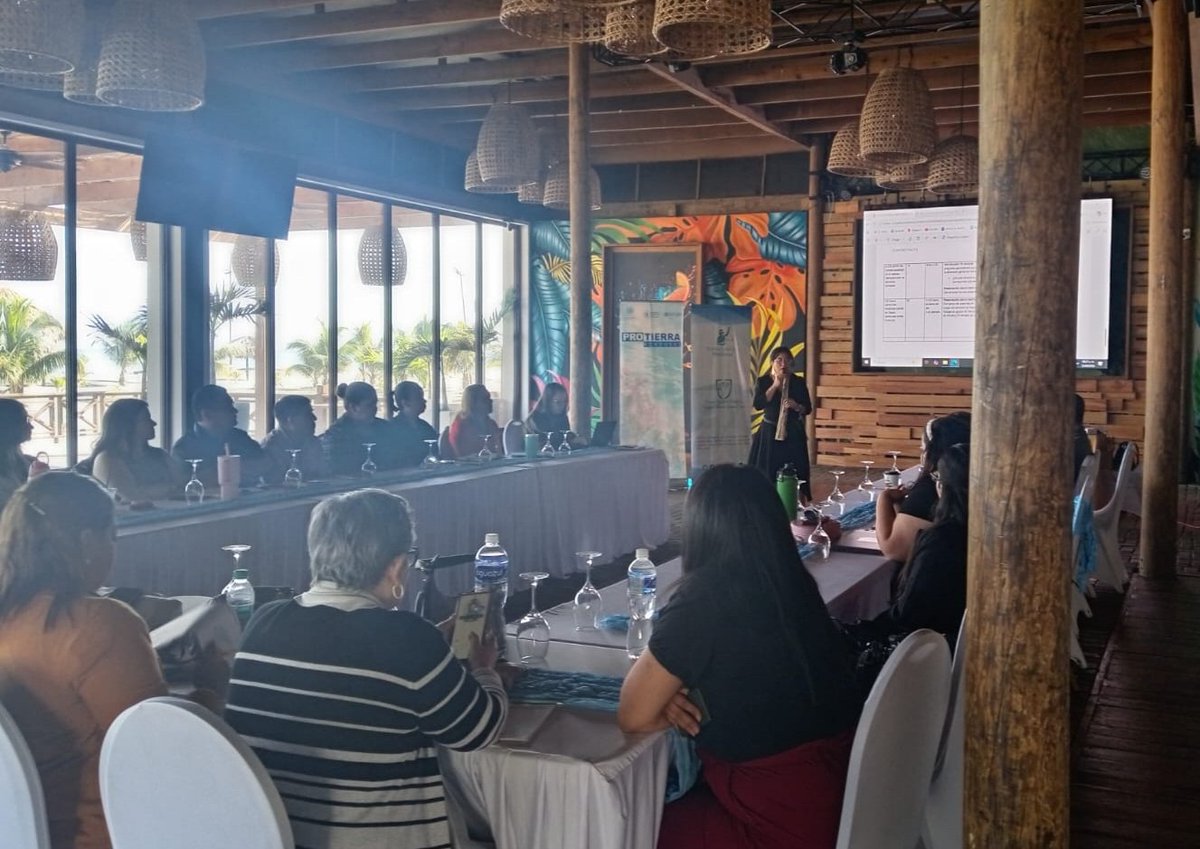 EscuelaHonduras's tweet photo. El @PJdeHonduras, a través de la #EJH, desarrolla el PF Pueblos Indígenas y Afrohondureños, Módulo II: Estándares Internacionales sobre Pueblos Indígenas, en la ciudad de #LaCeiba, #Atlántida, impartida por la Abg. Terlyn Ventura Mejía Bonilla. https://t.co/IATCNUuNAG