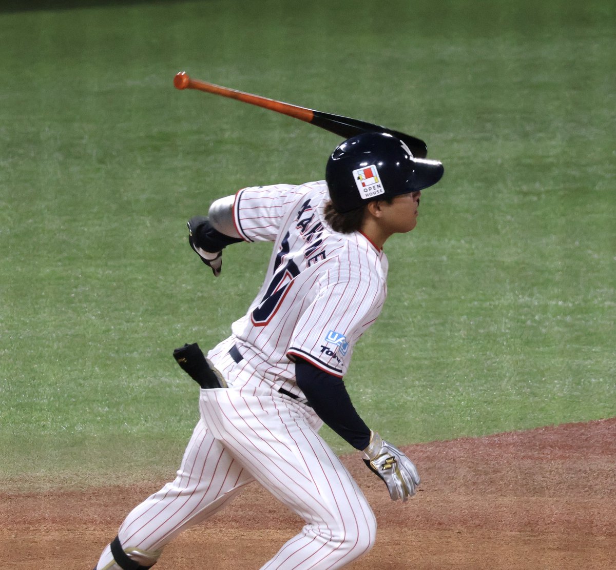 mi_0927110's tweet photo. 久々スタメン✨👏
打席は見たり👀撮ったり📸
バットフリップ、撮れて満足😊

2026/9/22  神宮
#赤羽由紘　選手 https://t.co/X1qK9HbQWd