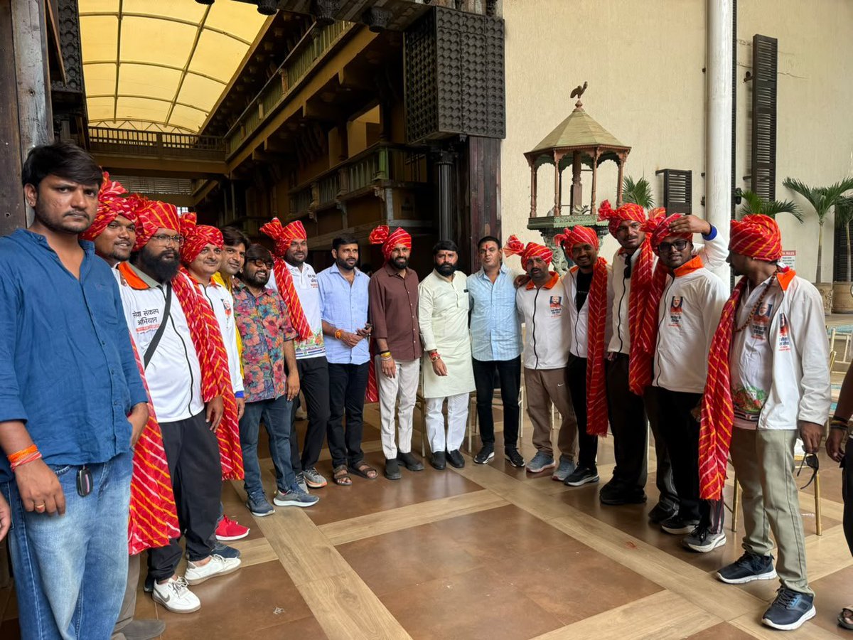 manojsthakur's tweet photo. सेवा, संकल्प और राष्ट्रभक्ति के साथ युवा शक्ति का प्रण! 🚩

आज राऊ विधानसभा के ग्राम कलारिया में “सेवा संकल्प अभियान’’ के दूसरे दिवस भारतीय जनता युवा मोर्चा के राष्ट्रीय अध्यक्ष श्री @drhemangjoshimp जी, प्रदेशअध्यक्ष श्री @shyamtailorsjr जी से https://t.co/mp1aromr9c