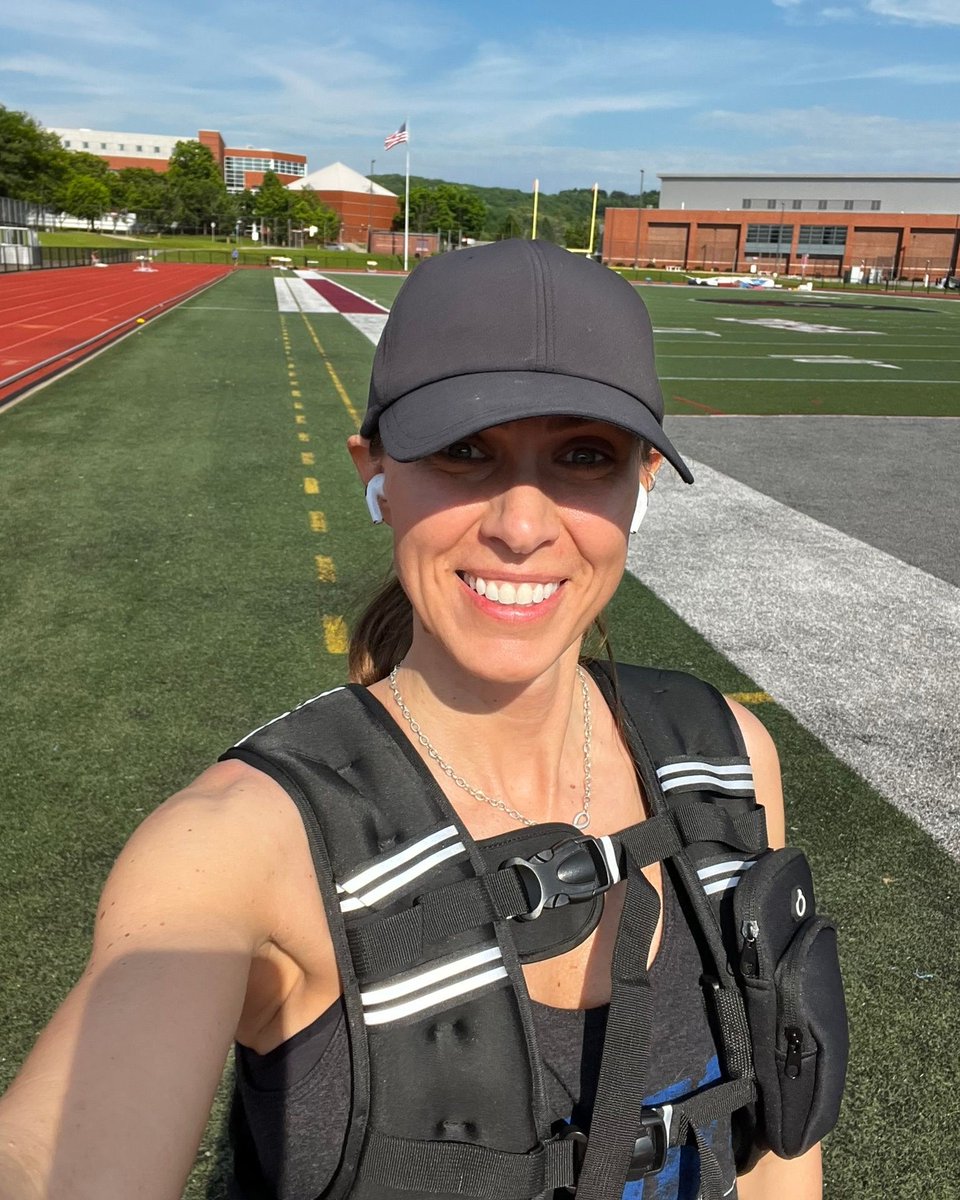 LisbethWhe0c5's tweet photo. What gets you out of bed each morning? Purpose doesn’t have to be life-changing. It can be family, progress, movement, peace, or something meaningful to look forward to. What’s in your bucket right now—and what’s missing? https://t.co/NQVT2LvQMA