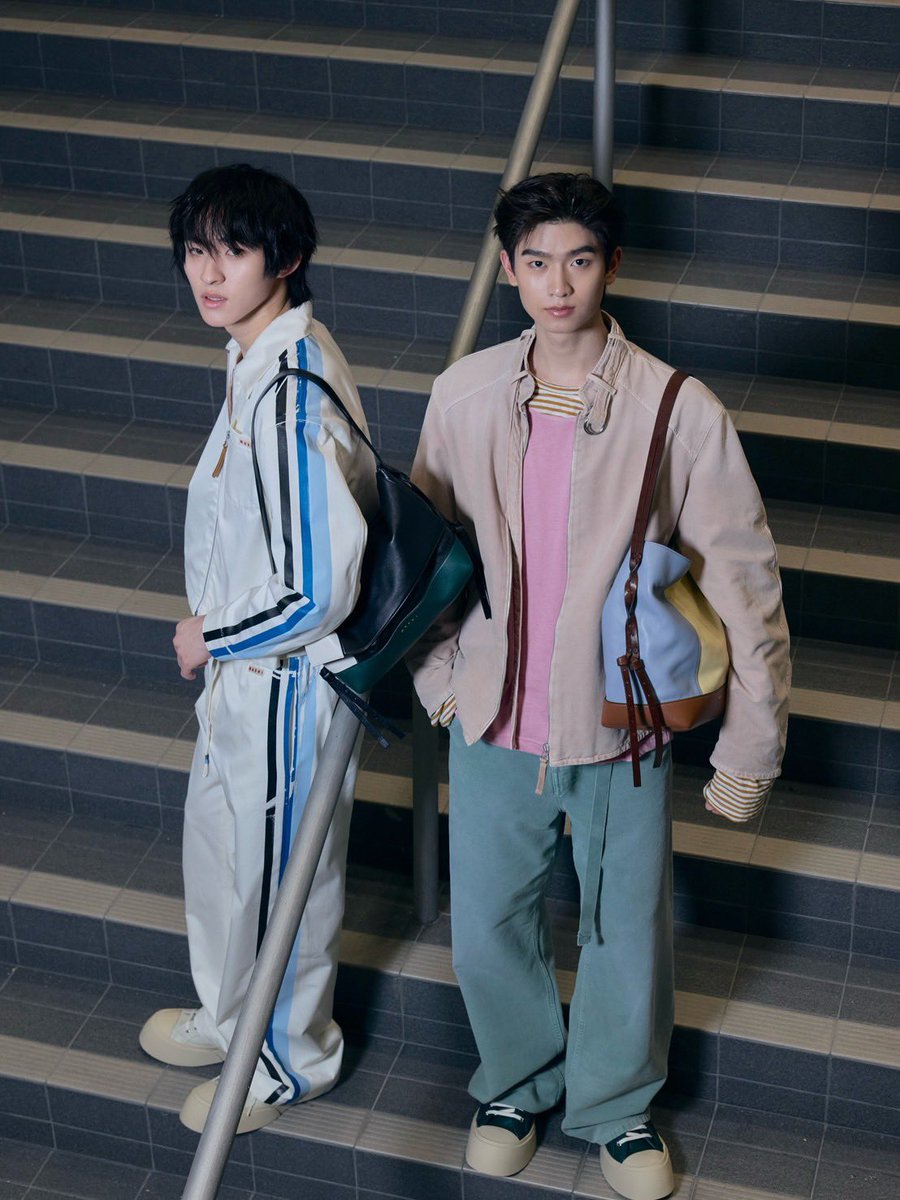 eleva_official's tweet photo. หล่อแพคคู่! “โทมัส ธีร์ทัศน์ - ก้อง ก้องภพ” ในลุคจาก Marni ก่อนออกเดินทางสู่เมืองมิลาน เพื่อร่วมชมแฟชั่นโชว์ Marni Spring/Summer 2027 ในวันพฤหัสบดีที่ 24 ก.ย. เวลา 19.00 น. ตามเวลาประเทศไทย

@tthomastc @kongjiro_ 
#TMKMARNIAirportLook
#ThomasKong
#Marni #MarniTH #Marniss27
#ÉLEVA https://t.co/rxnEZSRGhL