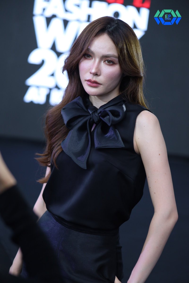 epnewsonline's tweet photo. " ชาล็อต ออสติน " ในงาน "ELLE FASHION WEEK 2026 PRESS CONFERENCE" 

CHARLOTTE X EFW2026

#EFW26PressConXCharlotte
#CharlotteAustin #ชาล็อตออสติน
#ELLEFashionWeek2026 #EFW26ATICONSIAM https://t.co/PMNiyZb31C
