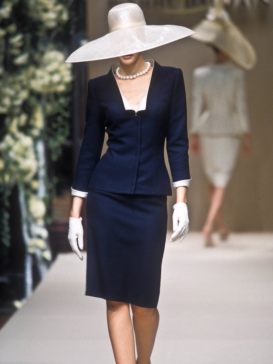 _ArchiveFashion's tweet photo. Pierre Balmain haute couture, S/S 1997 https://t.co/A2o3JOvIUL