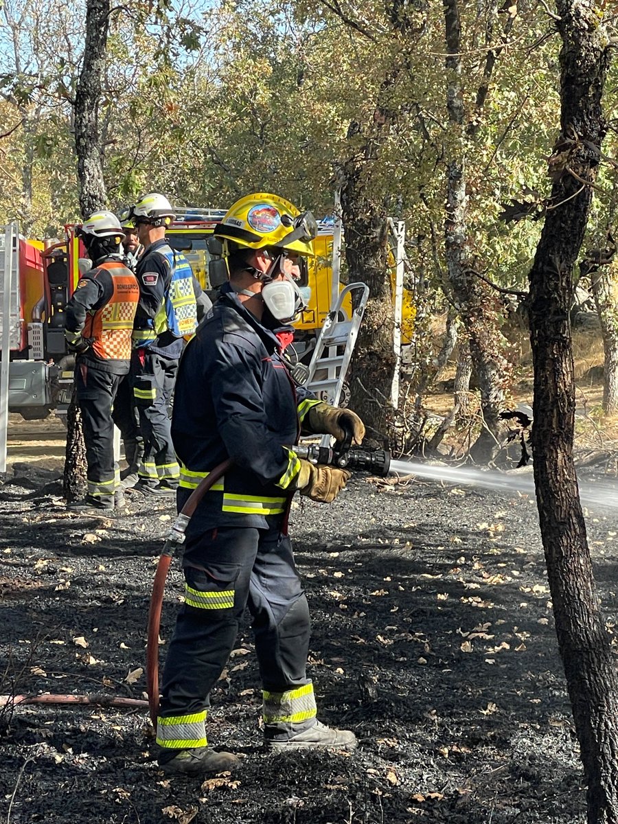 bomberos_infoma's tweet photo. 11 25 C2 incendio Hacienda Jacaranda.
#INFOMA26
#BomberosForestalesCBCM https://t.co/X5WFszrLXU