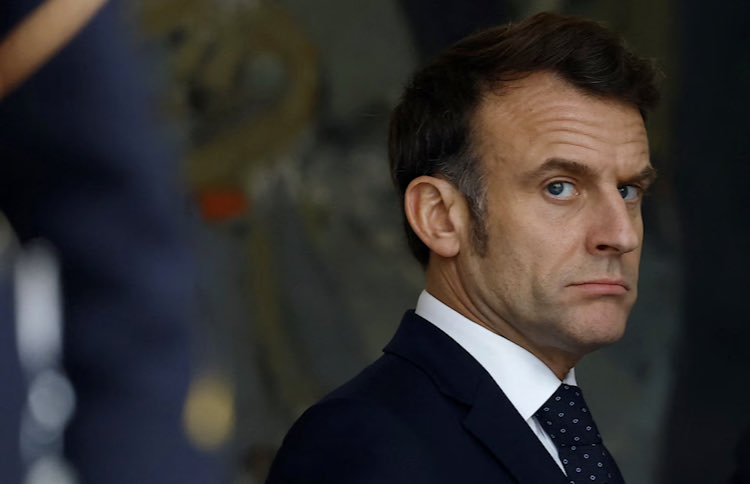 joni_askola's tweet photo. What is Macron thinking? 

Right after holding a crisis briefing to warn French party leaders about the Russian threat, and days after Moscow seized French companies, he rewarded Putin by getting two oligarchs delisted from EU sanctions. 

Such a betrayal of European security https://t.co/lQS3qZb0ku