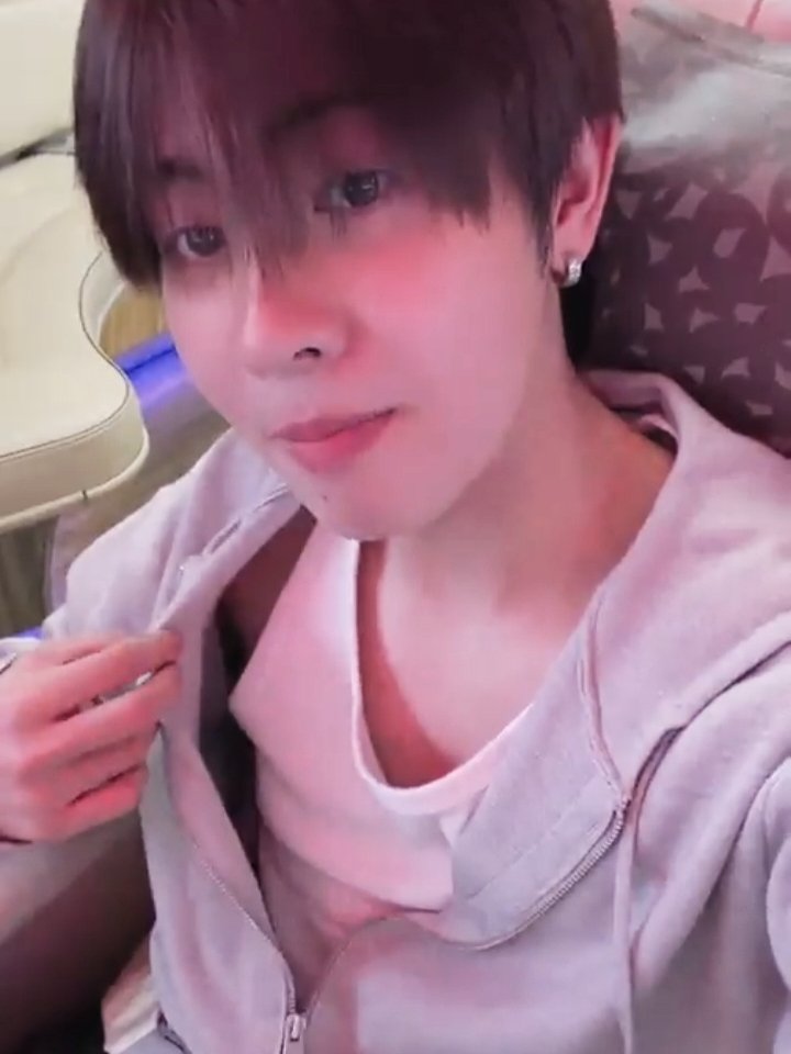 loillts's tweet photo. พวกแว่นๆชอบมีแฟนสวย https://t.co/Ur0r1Npryk