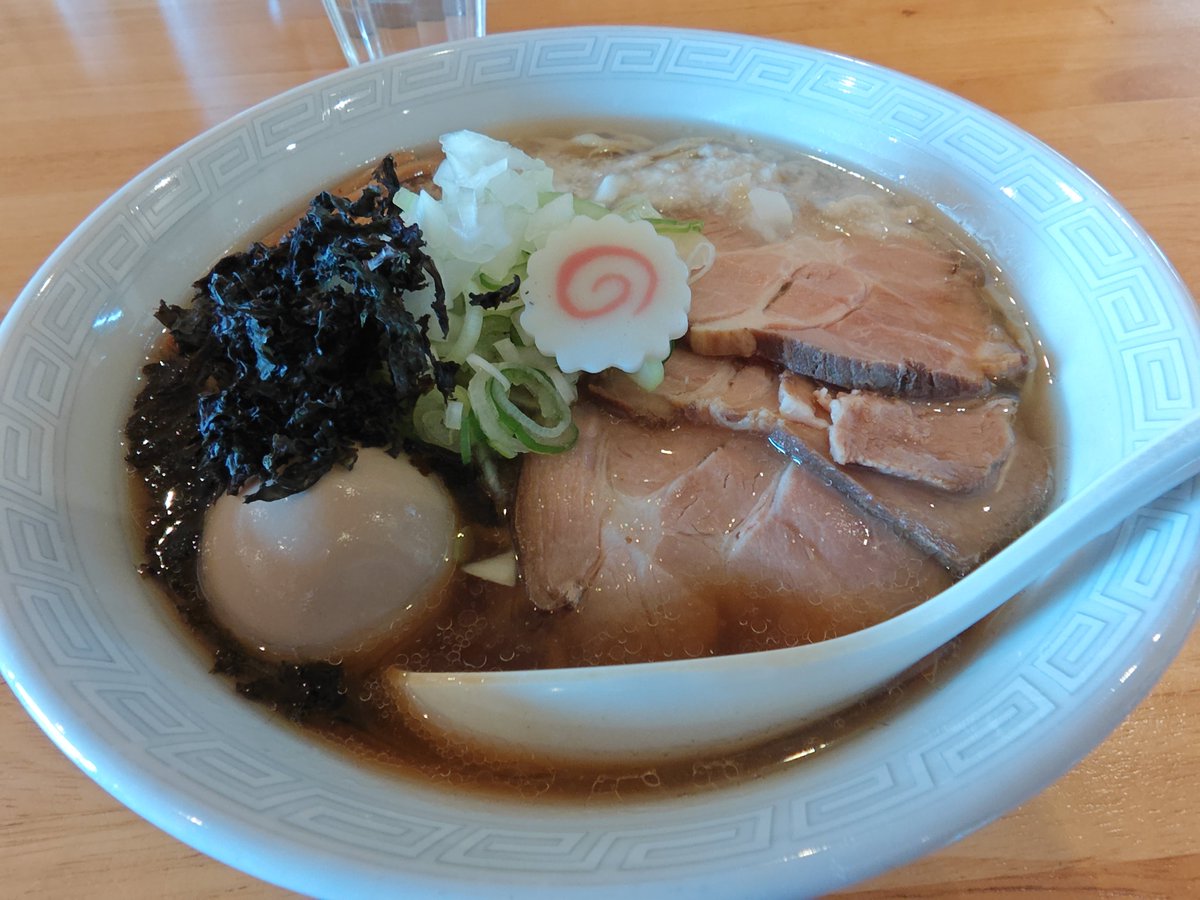 LZI11ewsHFgduVd's tweet photo. #山形県鶴岡市藤島 の
#麺屋杢縁 さんで
#背脂煮干中華そば
噛むと小麦の旨みが広がる
硬めのもちガシの自家製縮れ麺と
煮干の旨みが凝縮された
バランスが良いスープは
#超絶あやミー💕です🍅
来週のイベントも楽しみ😆
ご馳走様でした https://t.co/FNy3ufQfim