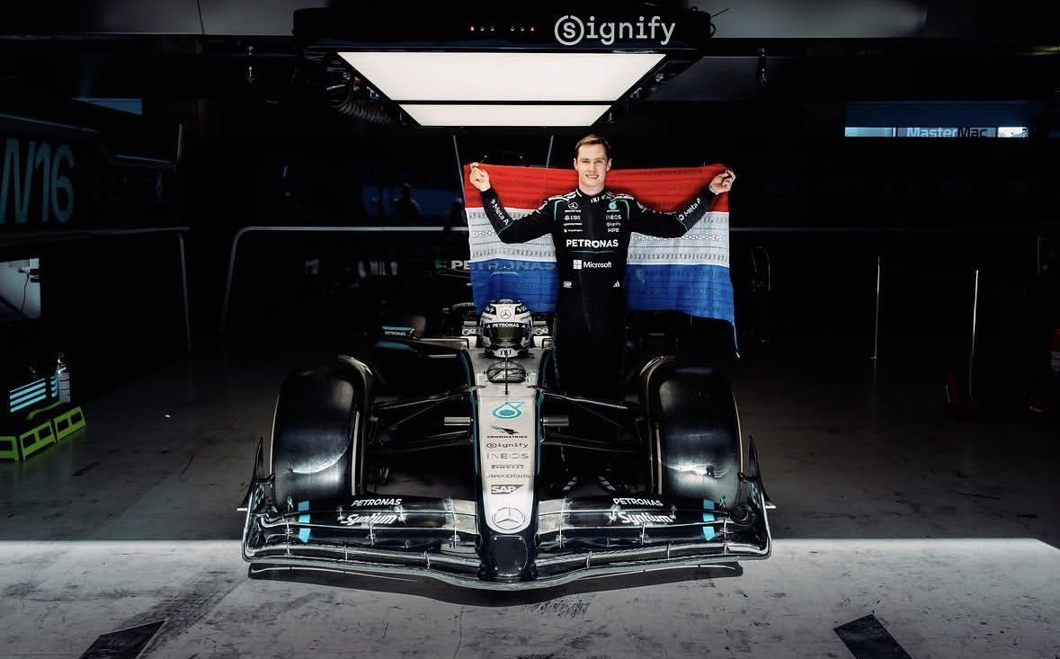 MercedesF1ARG's tweet photo. ORGULLO PARAGUAYO Y LATINOAMERICANO 🇵🇾❤️ https://t.co/HDPcV739Sp
