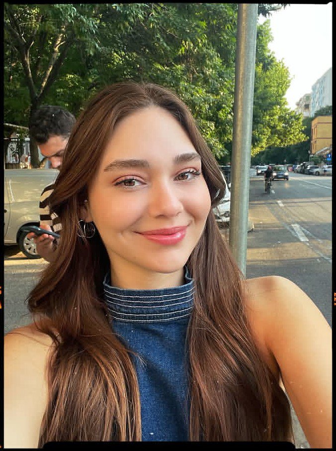 Elinassrs's tweet photo. İkinizin birlikte oynadığı bir dizi..
 sizi almaya geri gelicemm😭😭 https://t.co/9380mzksWZ