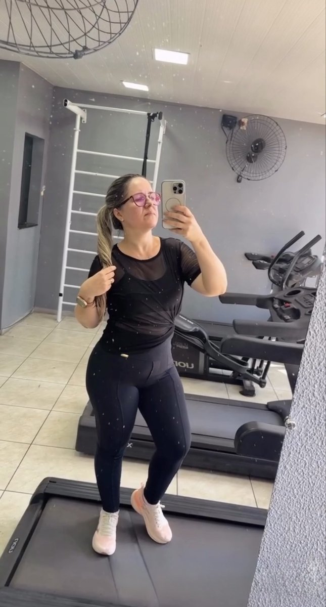 lariss1y's tweet photo. Você sairia com uma casada? https://t.co/0IH1D7n6Ot