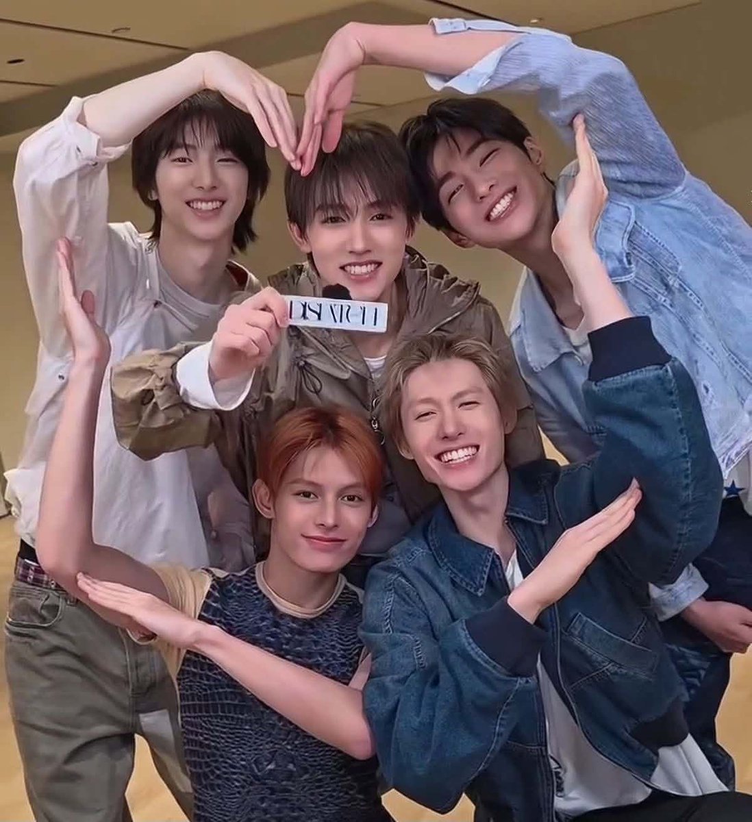 cortishieldvn's tweet photo. [260926] ✮⋆˙CORTIS DAILY BRAND REPUTATION BOOST✮⋆˙

GOAL: 150 Likes, 200 Replies, 70 Quotes
Leave a sweet message for CORTIS in Vietnamese, English or Korean!

NO EMOJI
NO COMMENT THE SAME
NO SPAM
ADD PICTURES, VIDEOS

>>> REMEMBER TO HASHTAG AT THE END: #CORTIS #코르티스
>>> NOTES: No comment limit per account, but must be spaced at least 10 minutes apart
