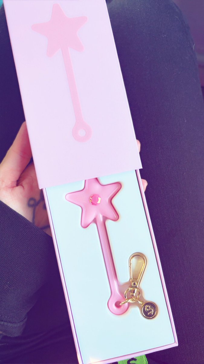 dtinybat's tweet photo. My prince$$ wand arrived✨ https://t.co/gktIxDF3tG