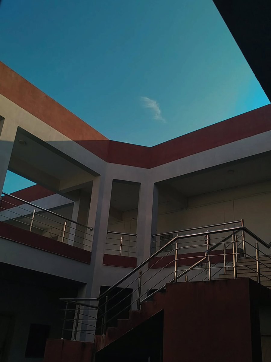 ChetBenacrwff's tweet photo. Campus https://t.co/2pvDvfHYSP