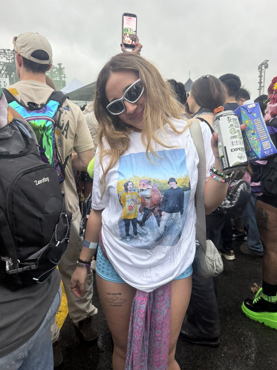 bellaaaboo0's tweet photo. a moment for my shirts from @expertsonlyfest this weekend @johnsummit @Subtronics @expertsonly https://t.co/WVrAYeKuVY