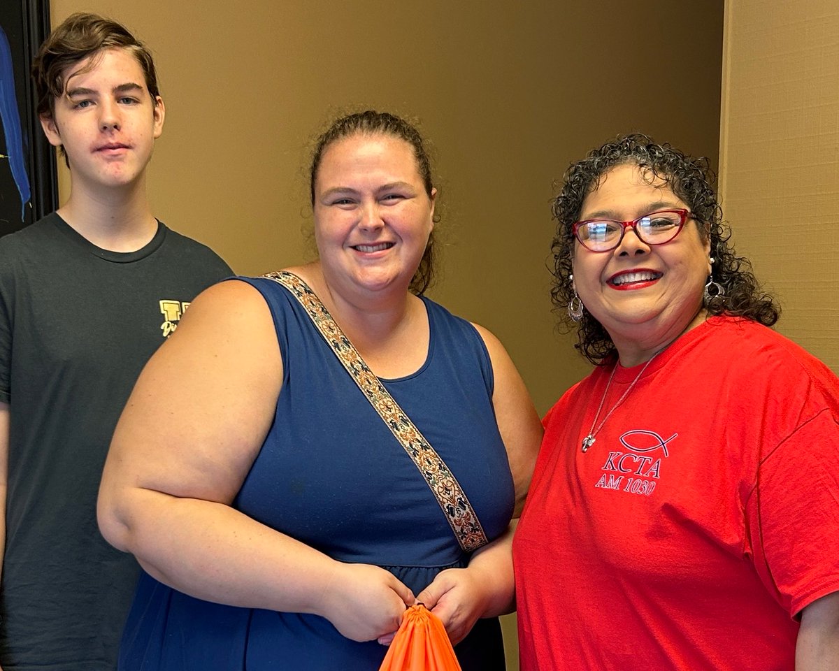 KCTA1030's tweet photo. Congratulations to Laci Brinn, she was the latest winner in our Fall Family Giveaway!!  We will be drawing another winner on Thursday so you still have time to sign up.  Just go to https://t.co/ODQAnkctWA, click the contest tab and fill out your info. https://t.co/aoWa7jdsGi