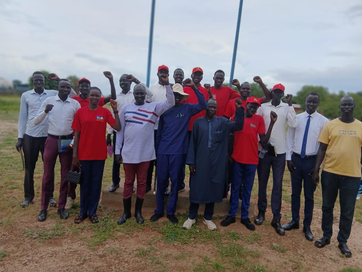 MckweiAchol's tweet photo. Today, I graced the swearing-in ceremony of the SPLM Youth League leadership of Bor Municipal Council. I encouraged the new team to take the SPLM’s vision, mission, and objectives to the grassroots and to uphold unity within the structures as the country prepares for elections. https://t.co/g31DxfrsjZ