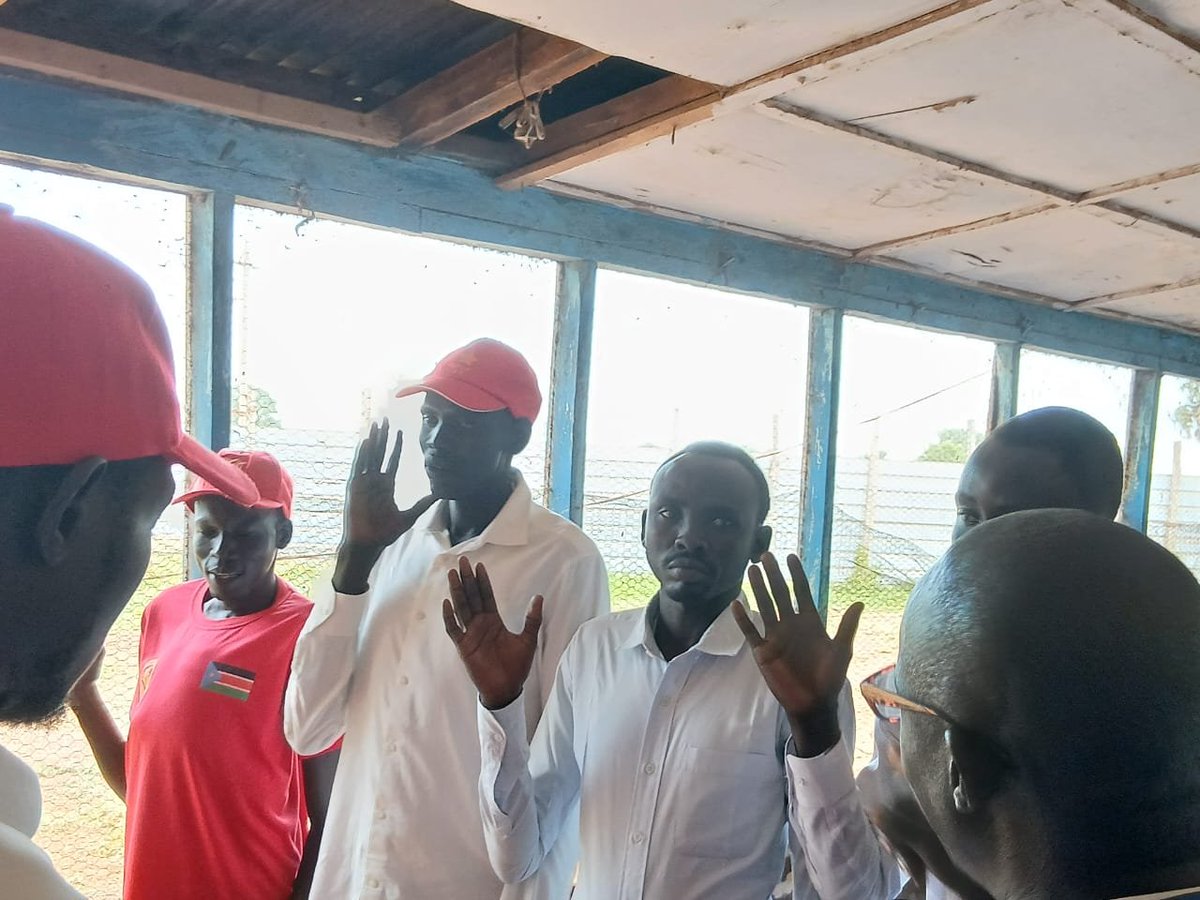 MckweiAchol's tweet photo. Today, I graced the swearing-in ceremony of the SPLM Youth League leadership of Bor Municipal Council. I encouraged the new team to take the SPLM’s vision, mission, and objectives to the grassroots and to uphold unity within the structures as the country prepares for elections. https://t.co/g31DxfrsjZ