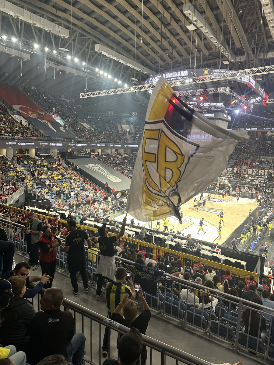 mami5535's tweet photo. Mekan farketmez HERYERDEYİZZZZ💛💙 https://t.co/aAKawzU9VU