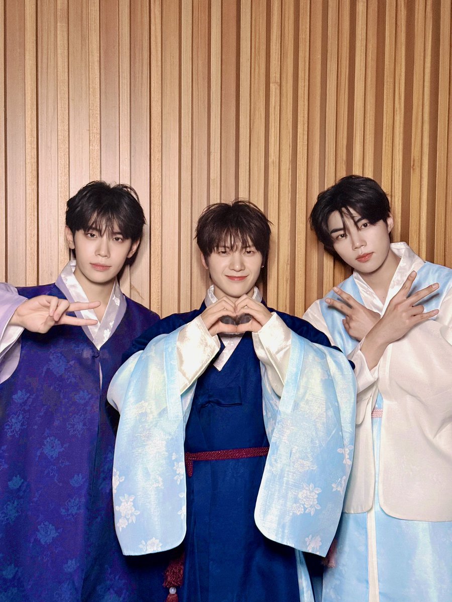 ZB1_official's tweet photo. 260922
MBC FM4U <제로베이스원의 친한친구>

#ZEROBASEONE #ZB1 #제로베이스원
#SEOKMATTHEW #KIMTAERAE #PARKGUNWOOK 
#석매튜 #김태래 #박건욱 https://t.co/eK0wfGSOG8