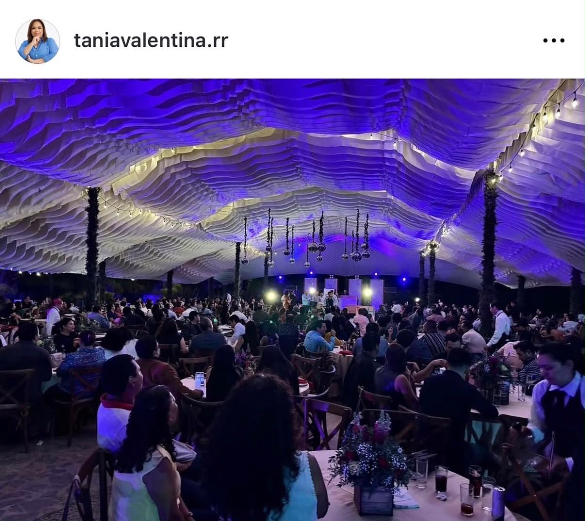 CarlosArteagaTo's tweet photo. ¿Qué tiene que hacer el sindicato con una diputada del régimen?

No solo perdimos el juicio, también a la clase trabajadora.

Es la fiesta del sindicato de renovación, estuvieron los del sindicato y la base trabajadora con la diputada local Tania Valentina. 

Así Morelos.

¿Esa diputada plurinominal y sin cédula profesional, solo preparatoria calificó o calificará los acordeones?