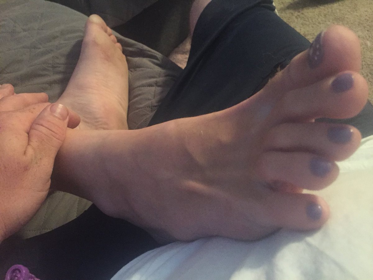MikePeach6767's tweet photo. #feet #feetfetısh #feetworshi̇p https://t.co/9SfyTcbndB