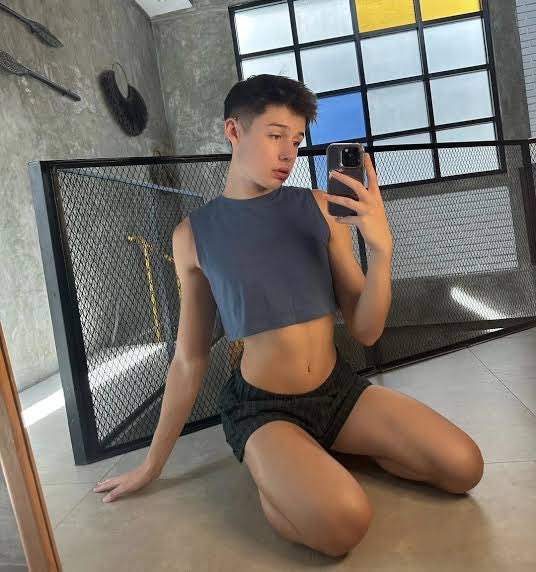 NotAShyBoi25's tweet photo. Looking for a man that can handle me 💕💦 https://t.co/EdRXZjj5GA