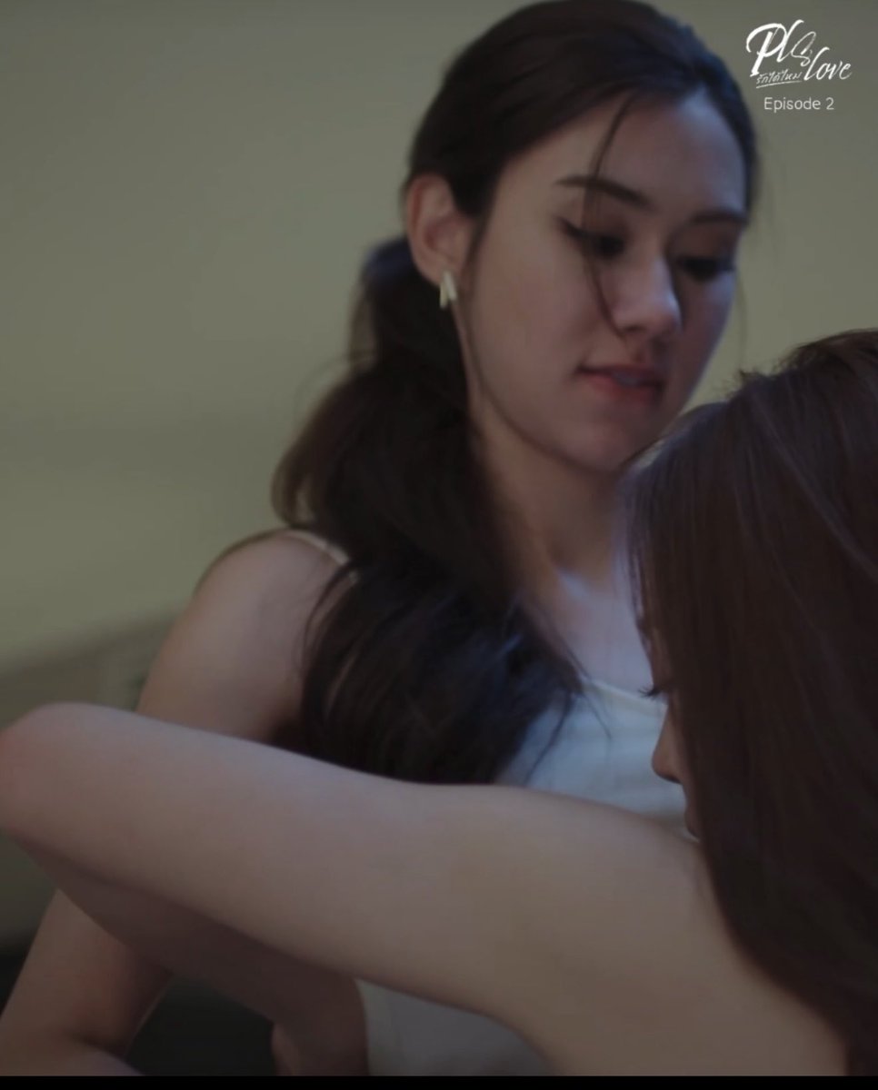 linnmulan's tweet photo. Trust me she felt something during this scene 😌😌

#PLSLoveรักได้ไหม 
#LenaMiu #ลีน่าหมิว https://t.co/C1ZtLXCLq5