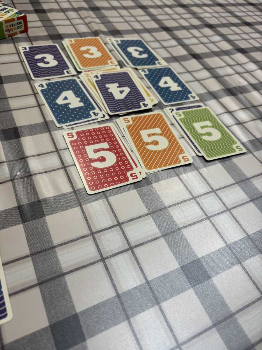ryouhei6870's tweet photo. ダブルマッチ

多人数で遊べるのにプレイ感はソロパズルな不思議なゲーム

個人的には凄く好き

人の手番が���ち時間にしかならないゲームなので3〜4人くらいで話しながらやると丁度良い感じ https://t.co/MkEjhrZDc3
