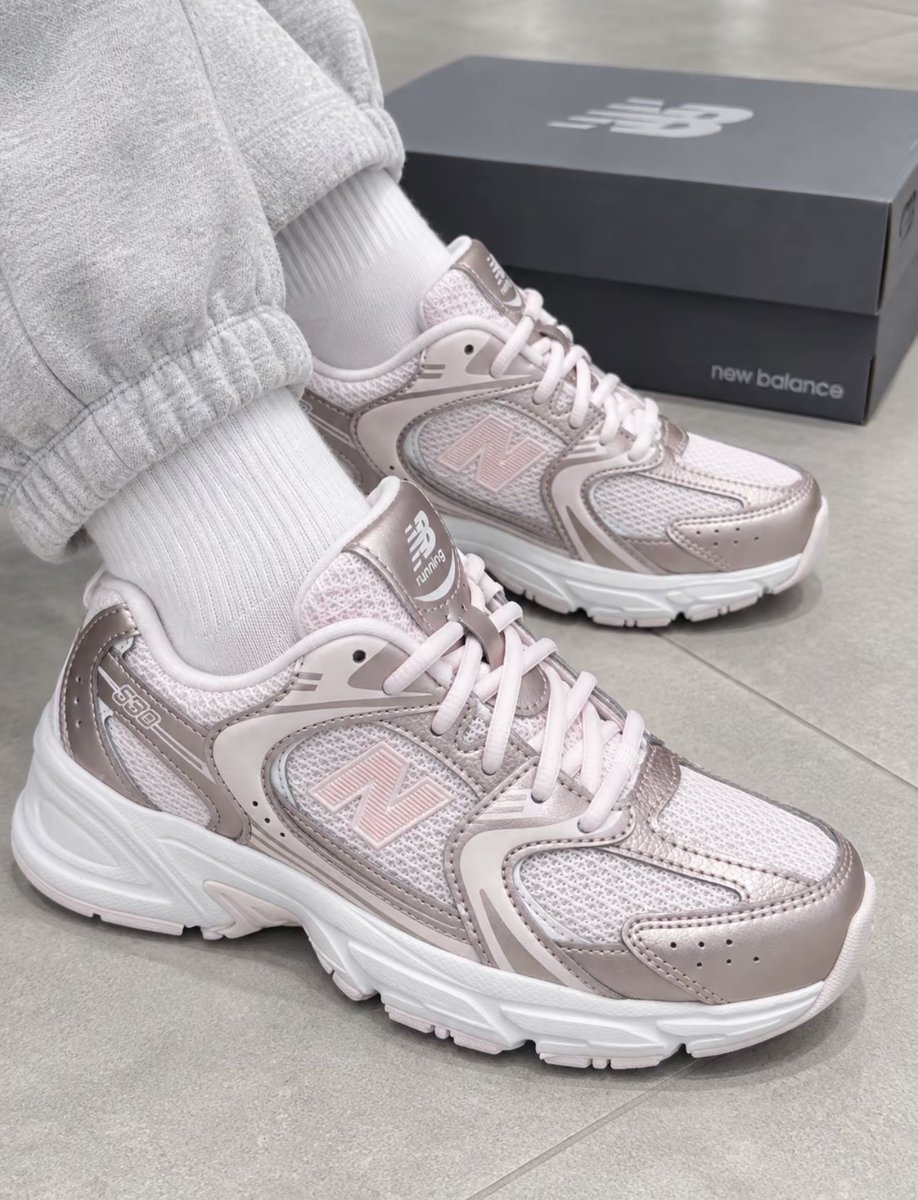 aftertaste_me's tweet photo. new balance 530 shell pink salt sale 💘🗯️🧚🏼‍♂️ ☘︎ ݁˖
* 🛒 คู่นี้เป็นรุ่นไซซ์เด็กโตมาลดเหลือ 2,390฿ ส่งฟรีค่า
☆ มี 35.5-40 eu 📧 ความยาวเท้า 21.5-25 cm น้า ⓘ
☆ สินค้ารอพรีนะคะ สนใจสอบถาม/สั่งซื้อทาง dm 🧺 https://t.co/9FhIvAASXC