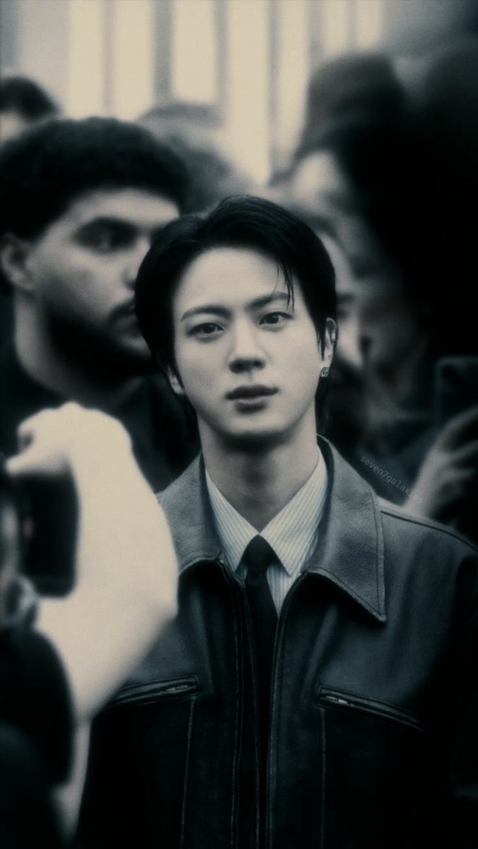 MiraBai58273797's tweet photo. Seriously Jin’s eyebrows are so sexy, that’s why forehead open hairstyle suits him the best
#jin #진 https://t.co/iPSi2n7Pel