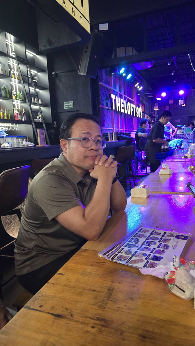 thammanoon47473's tweet photo. Thank you TIGER bartender
 ยิ้มร่า แอลฯ ดี ที่แม่สอด 
 ดื่มครับ https://t.co/2TCBfRKjje