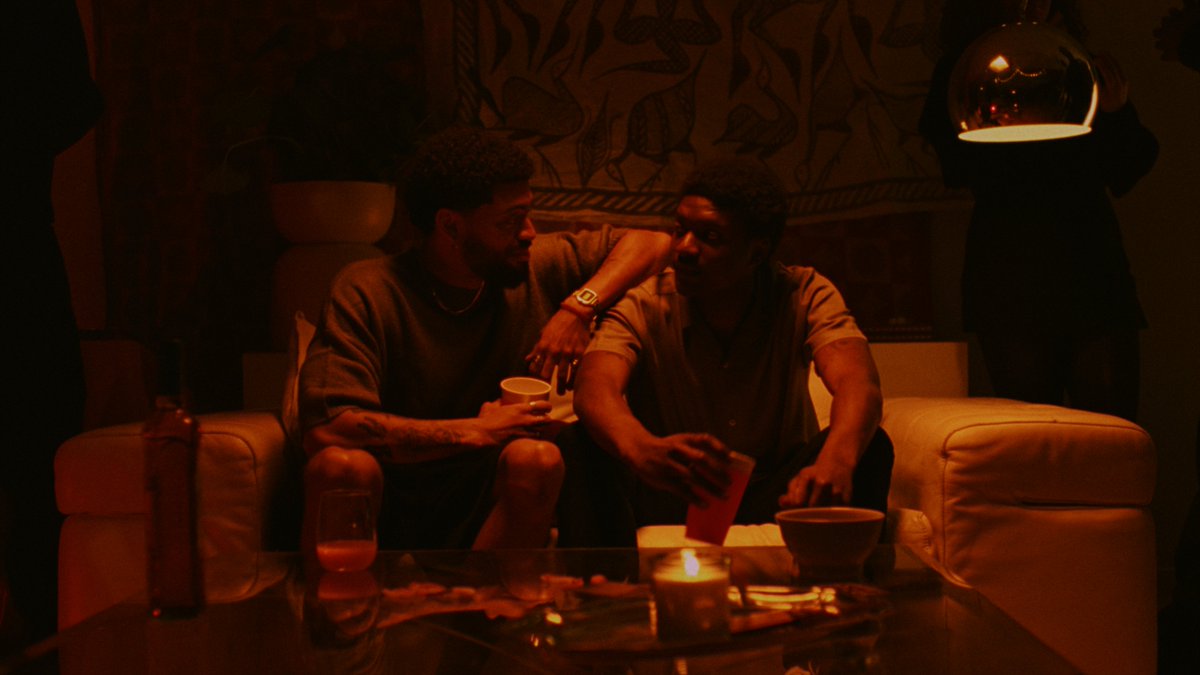 ImanyFever's tweet photo. J’me perds, je flex encore sur la beauté des images de mon film.. 🤧 https://t.co/8ofqZHAWRb
