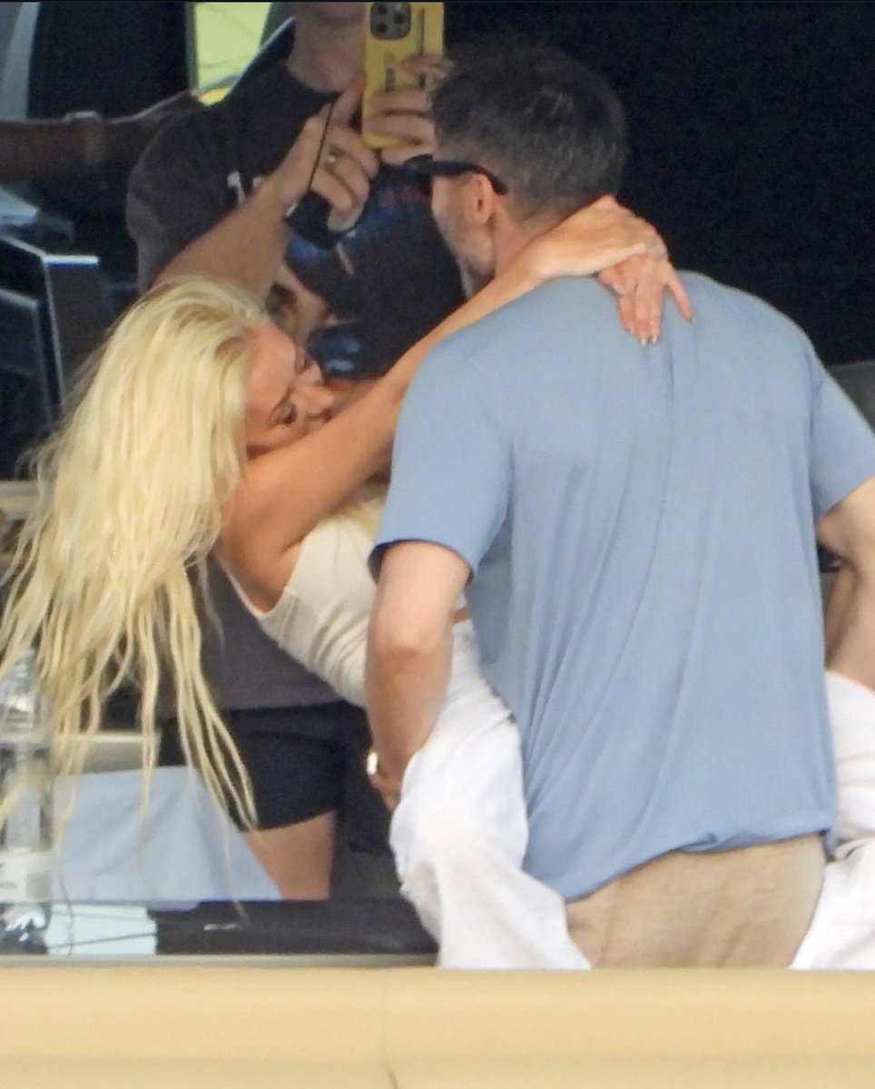 XtinaLoverr's tweet photo. 🚨 New candids of Christina Aguilera living her best life with fiancé, Matthew Rutler, on a yacht in Portofino. https://t.co/QJHLdbIzib