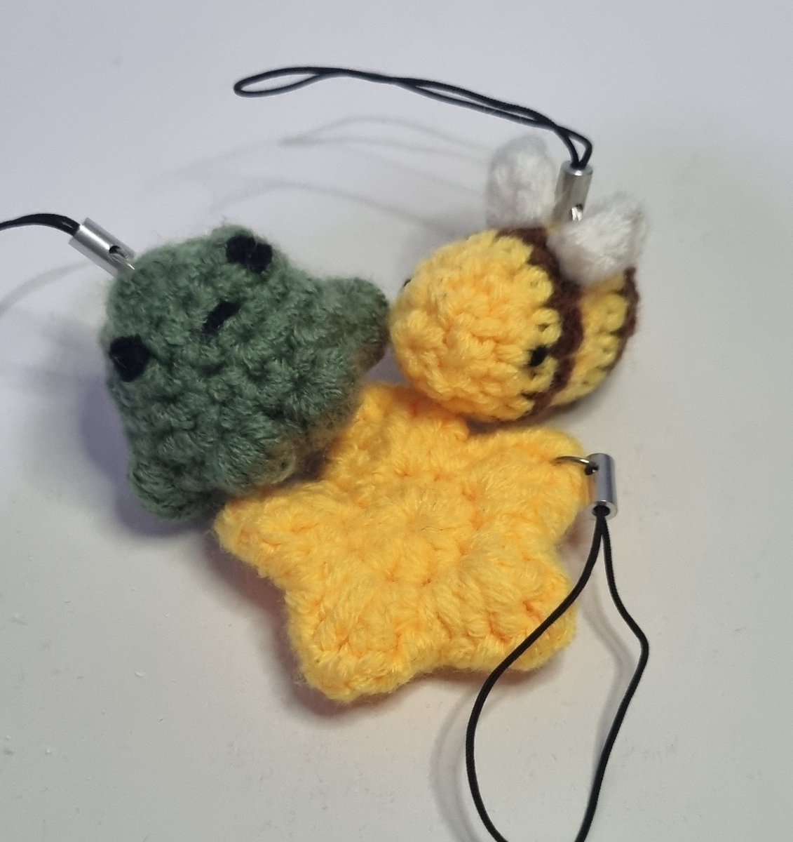 fourcrochet_'s tweet photo. Ada ga ya yang mau art trade sama phone strap crochet ini buat cf23 .-. https://t.co/SwFxJy1cCu