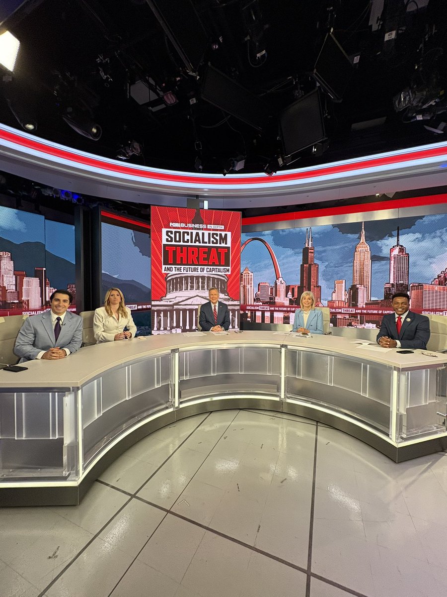 FoxBizInDepth's tweet photo. Behind the scenes from #SocialismThreatAndTheFutureOfCapitalism airing TOMORROW at 8pm ET on @FoxBusiness!

Hosted by @DavidAsmanfox and featuring:
@Johnson4Dallas 
@TradeUnionJake 
@MadisonAlworth 
@DarrenBotelho 
@carolinedowney_ 
@lizpeek 
@OJOleka 
@DanielDiMartino https://t.co/N8dzDoHmcA
