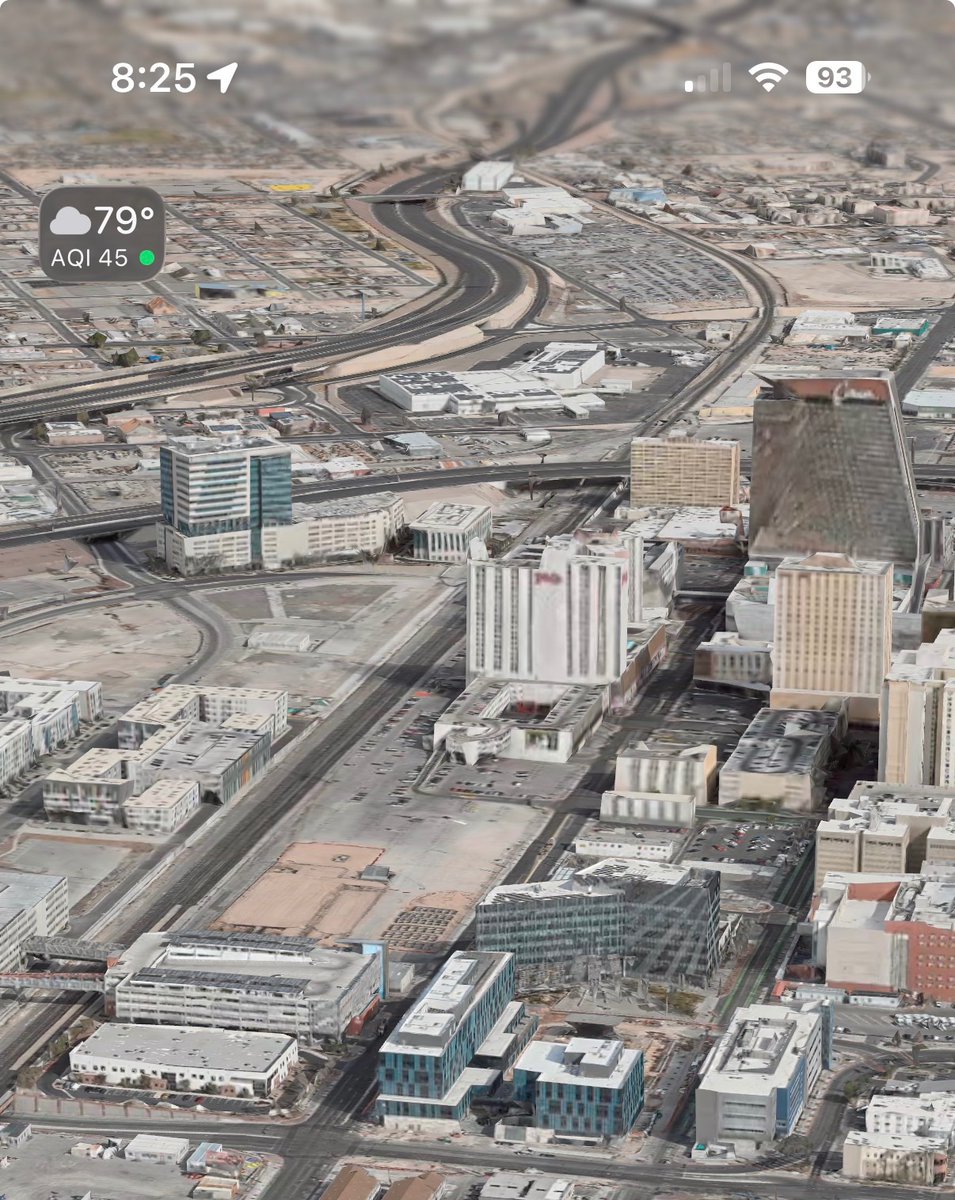 TPNCtv's tweet photo. If Low Line gets built &amp; @DerekJStevens develops his six acres, #DTLV becomes an epic, walkable destination that could finally steal the #Vegas Strip thunder for good. Circa already proved Downtown #LasVegas can do it!

Low line: https://t.co/xfG0WdswWB
Photos: @gateway2fremont https://t.co/YlgNiYKrGM