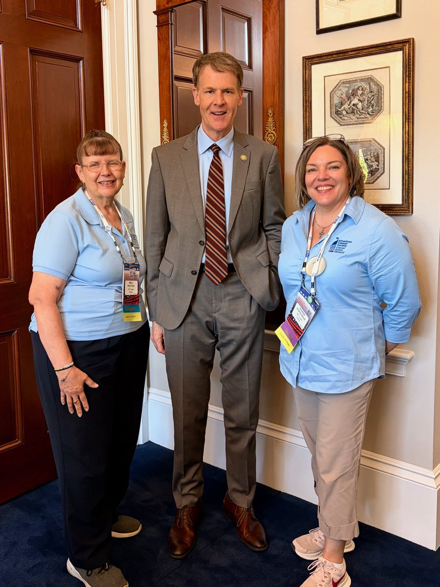 RepShreve's tweet photo. Thank you to Greenwood’s Andrea Bauer and the @ACSCAN volunteers for our conversation about cancer research funding and access to clinical trials.

For Hoosiers facing cancer, where you live shouldn’t limit your treatment options. I’m working to bring care closer to home. #IN06 https://t.co/drnaMrcimI