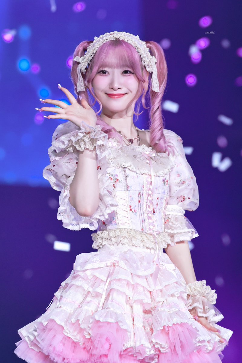 etoile2003's tweet photo. 260922 SBS INKIGAYO

#イコラブ #이코러브⁩ #齋藤樹愛羅 #사이토키아라 https://t.co/QXiUAtRrDy