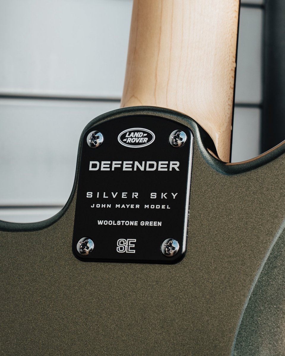 PRSGuitarsJapan's tweet photo. ⚠️PRS新製品情報⚠️

PRS SE SILVER SKYとLAND ROVER DEFENDERのコラボレーションモデル
【SE SILVER SKY DEFENDER Limited Edition】が発売となります✨

4色のカラーバリエーションを展開し、2027年6月末までの期間限定生産となりますので、お見逃しなく！
⁡※日本国内では来年2027年1月の出荷開始を予定。

詳細はPRS Japanの公式ウェブサイトからチェック👍

#PRS #PRSJapan #SilverSky #JohnMayer #LANDROVER