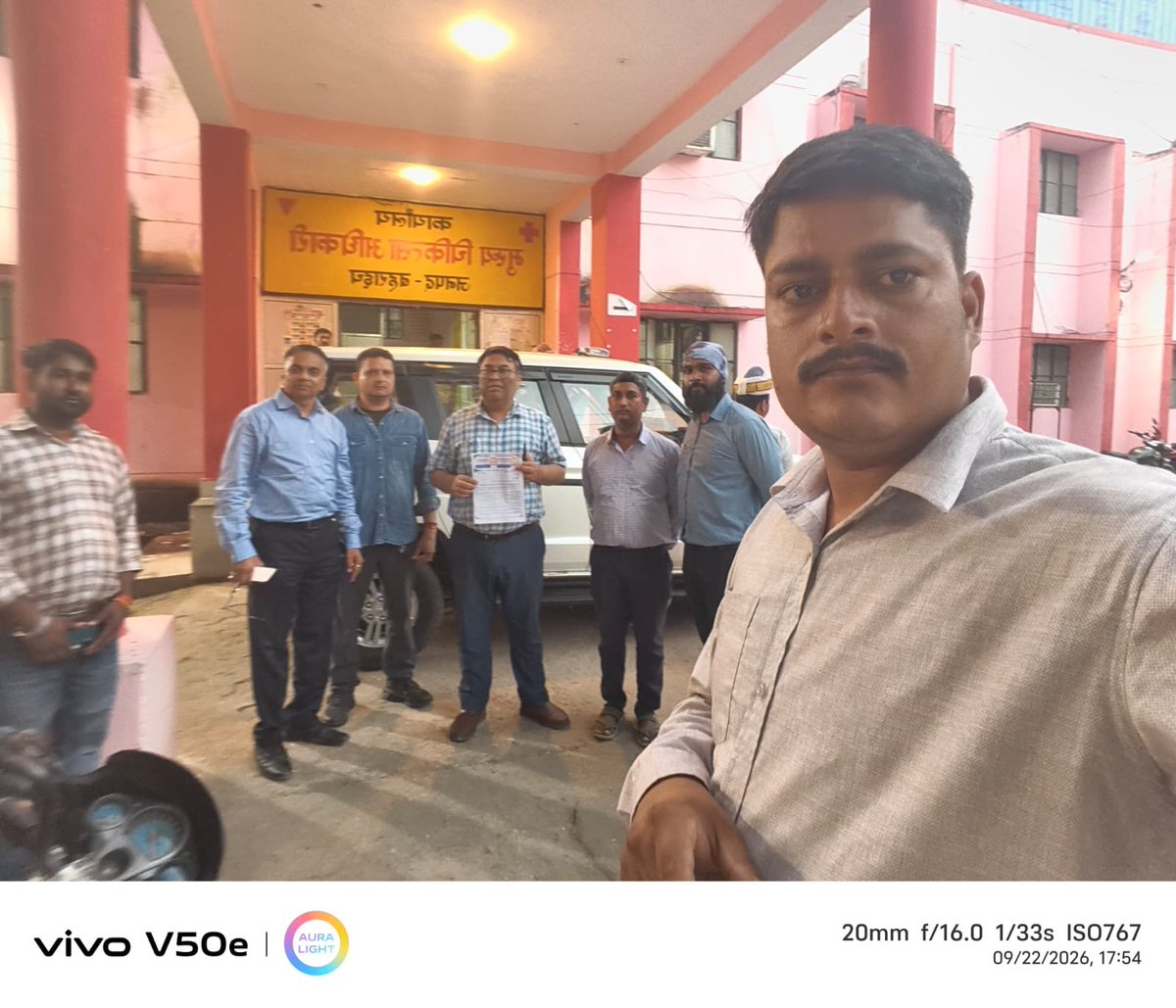 Ravan361995's tweet photo. 28 सितंबर को प्रस्तावित धरना एव सामुदायिक स्वास्थ्य अधिकारियों के 9 सूत्रीय प्रमुख मांगों के समर्थन में आज मुख्य चिकित्सा अधिकारी कार्यालय बहराइच में मुख्य चिकित्साअधिकारी महोदय जी को ज्ञापन सौंपा गया। https://t.co/QwNtSveEoY