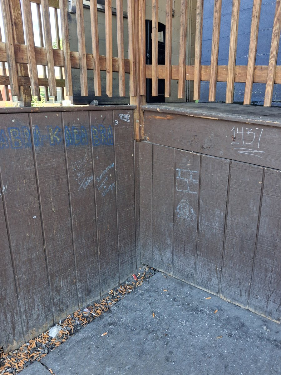 DianeSSmithHELP's tweet photo. 1437 code for death all over the city and the SHELTER.  There's  so much money they use the Tesla for cleaning up apartment TRASH.   I was actually surprised. That's rare. https://t.co/6ZuWm3IwvZ